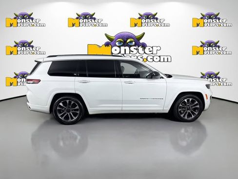 Used 2022 Jeep Grand Cherokee L Overland w/ Luxury Tech Group IV image 4