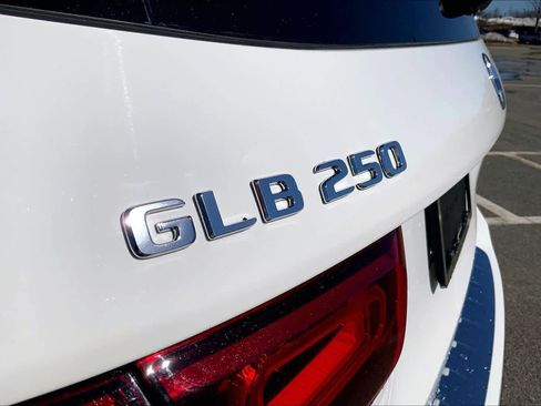 Certified 2022 Mercedes-Benz GLB 250 image 30