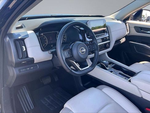 Certified 2024 Nissan Pathfinder SL FWD image 16