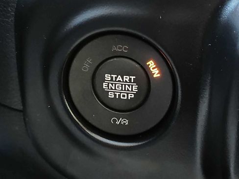 Used 2021 Jeep Gladiator Sport AWD/4WD image 23