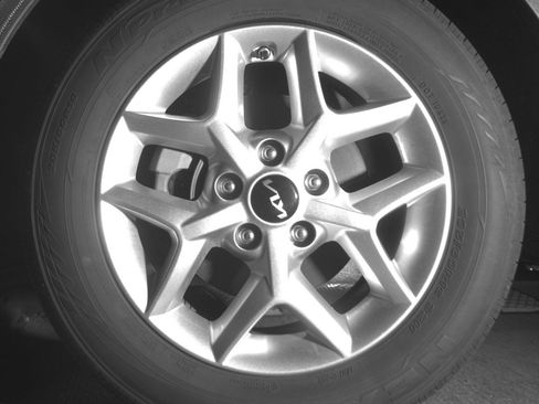 Used 2025 Kia Soul LX w/ LX Technology Package FWD image 17