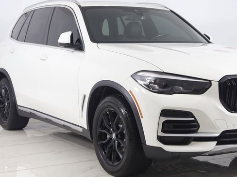 Used 2023 BMW X5 xDrive40i w/ Premium Package AWD/4WD image 39