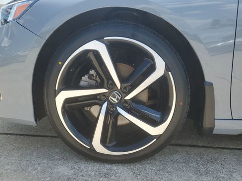 Used 2022 Honda Accord Sport image 7