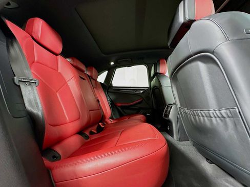 Certified 2021 Porsche Macan AWD/4WD image 28