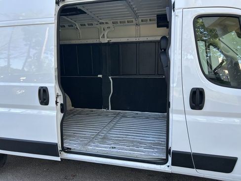 Used 2025 RAM ProMaster 2500 w/ Convenience Group FWD image 27