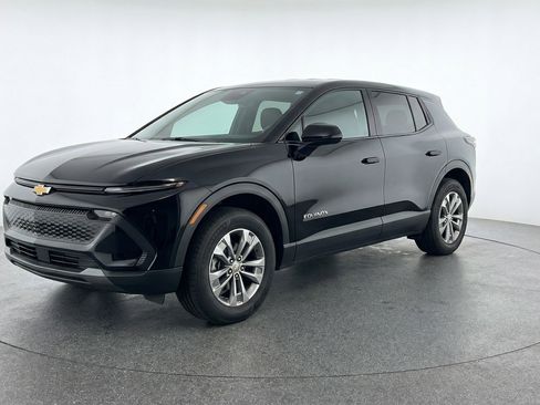 Used 2025 Chevrolet Equinox LT image 3