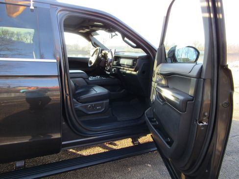 Certified 2023 Ford Expedition Limited image 20