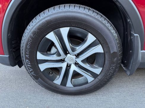 Used 2018 Toyota RAV4 LE w/ All Weather Liner Package FWD image 34