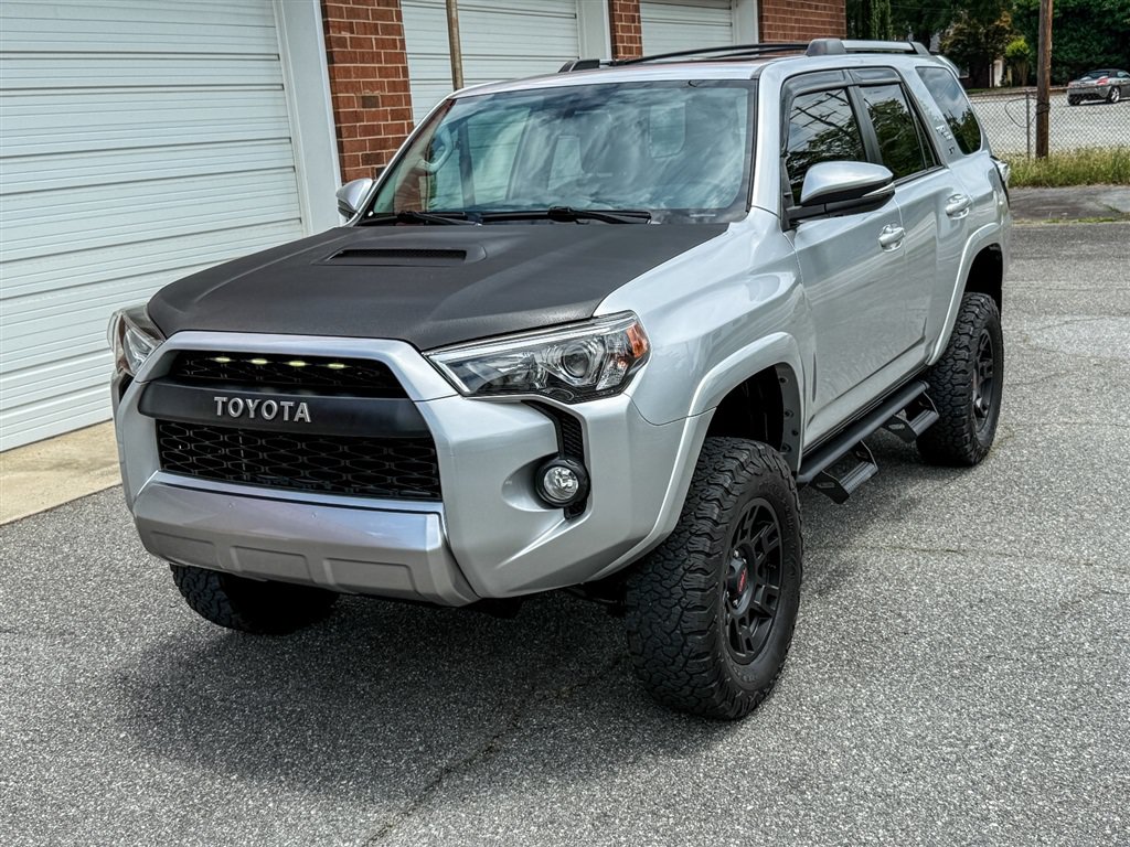 Used 2018 Toyota 4Runner TRD Off-Road Premium AWD/4WD image 6