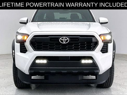 Used 2025 Toyota Tacoma TRD Off-Road AWD/4WD image 5