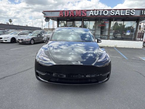 Used 2021 Tesla Model Y Long Range AWD/4WD image 8
