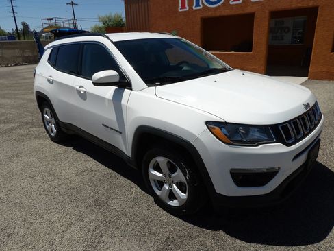 Used 2020 Jeep Compass Latitude FWD image 2
