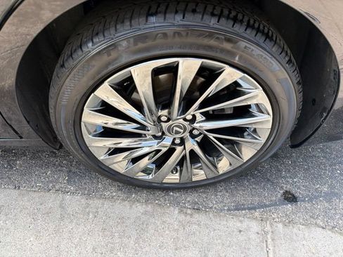 Used 2024 Lexus ES 300h Ultra Luxury w/ Accessory Package (Z2) FWD image 39