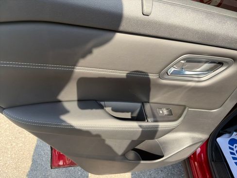 Used 2025 Nissan Rogue SL w/ Tech Package AWD/4WD image 12