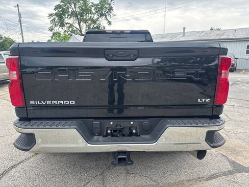 Used 2025 Chevrolet Silverado 3500 LTZ w/ LTZ Convenience Package AWD/4WD image 6