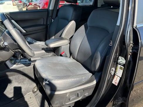 Used 2015 Subaru Forester 2.5i Limited AWD/4WD image 5