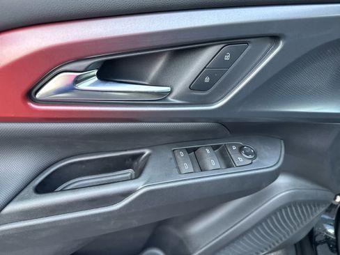 Certified 2024 Chevrolet Equinox EV RS image 8