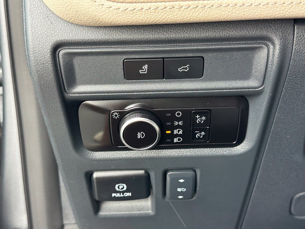 Used 2023 Ford Expedition Limited AWD/4WD image 36