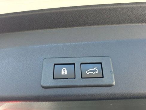 Used 2022 Subaru Ascent Touring AWD/4WD image 33