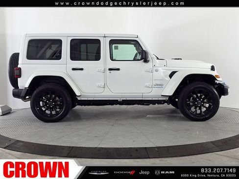 Used 2024 Jeep Wrangler Unlimited Sahara image 8