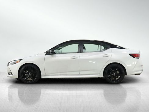 Used 2023 Nissan Sentra SR w/ SR Premium Package FWD image 2