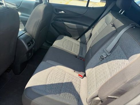 Used 2022 Chevrolet Equinox LT FWD image 11