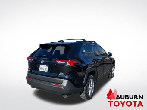 Used 2022 Toyota RAV4 XLE w/ XLE Grade Weather Package AWD/4WD image 7