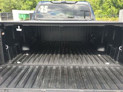 Used 2025 Toyota Tundra Limited AWD/4WD image 13