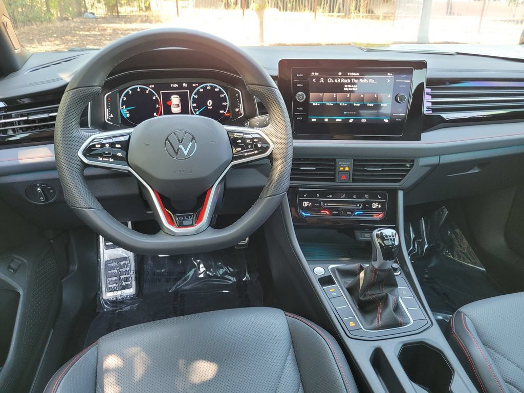 Used 2025 Volkswagen Jetta GLI Autobahn FWD image 19