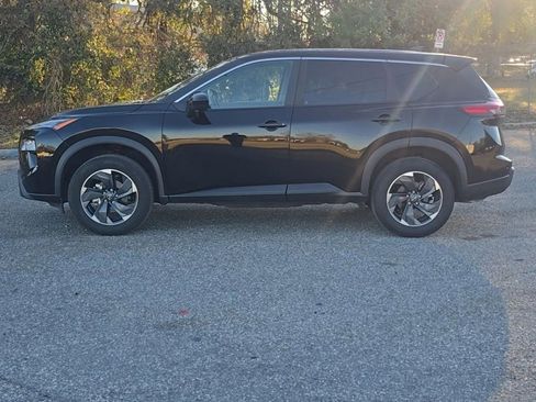 Used 2025 Nissan Rogue SV FWD image 5