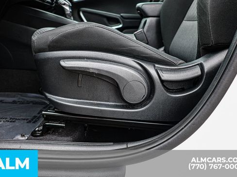 Used 2025 Kia Soul LX w/ LX Technology Package image 24