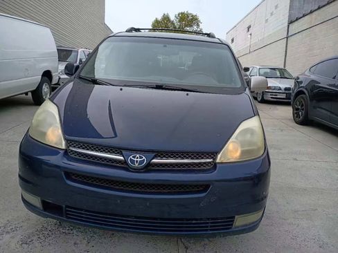 Used 2004 Toyota Sienna XLE image 1
