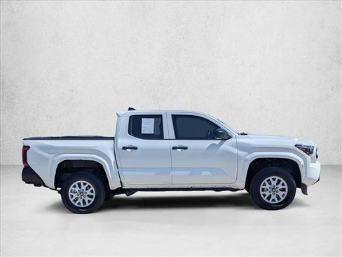 Used 2025 Toyota Tacoma SR image 4