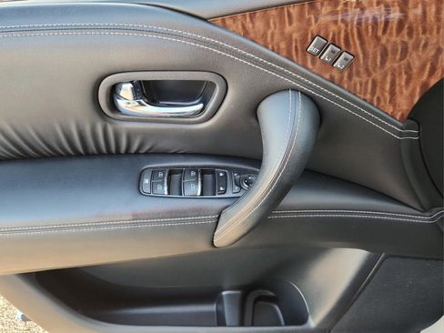 Used 2018 Nissan Armada SL image 25