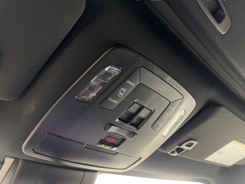 Used 2025 Toyota Sienna XLE Woodland Edition AWD/4WD image 76