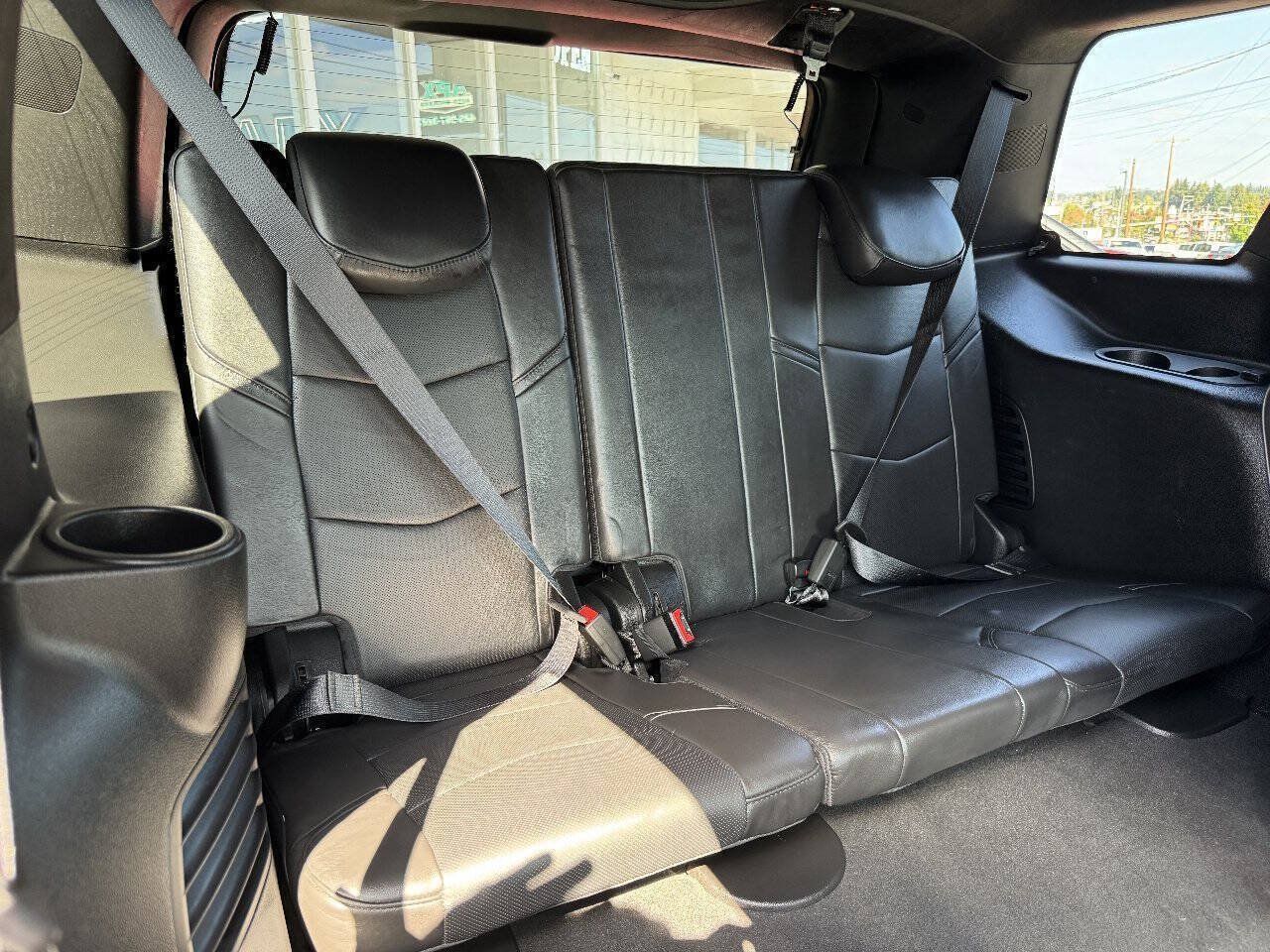 Used 2019 Cadillac Escalade Platinum RWD image 24