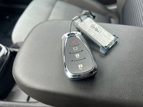 Used 2025 Chevrolet Trax LT FWD image 21