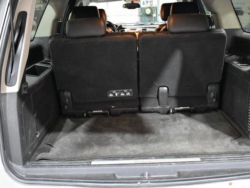 Used 2011 Cadillac Escalade ESV Premium image 23