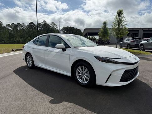 Used 2026 Toyota Camry LE FWD image 8