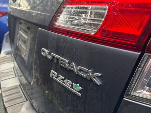 Used 2014 Subaru Outback 2.5i Premium w/ Moonroof Package image 9