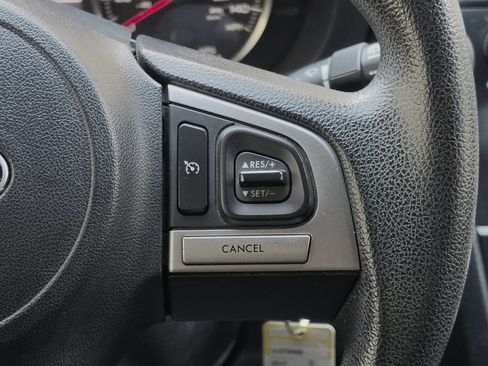 Used 2017 Subaru Crosstrek 2.0i AWD/4WD image 24