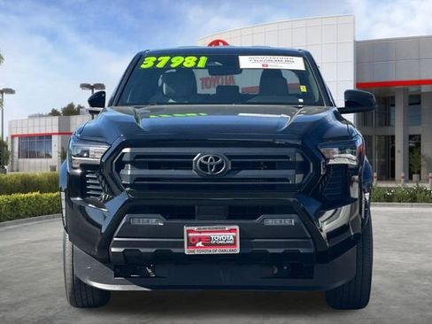 Used 2025 Toyota Tacoma SR5 image 10
