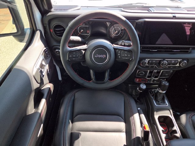 Used 2024 Jeep Wrangler Unlimited Rubicon AWD/4WD image 4