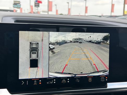 Used 2024 GMC Sierra 1500 SLT image 15