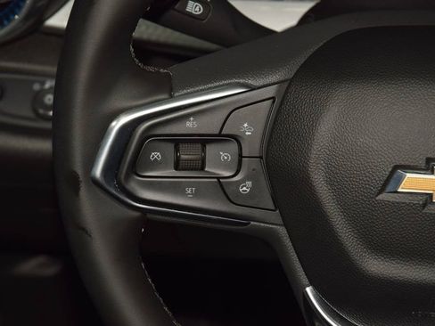 Used 2025 Chevrolet Trax LT w/ Driver Confidence Package FWD image 35