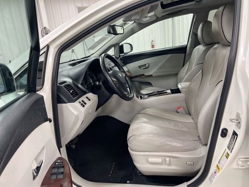 Used 2010 Toyota Venza FWD image 20