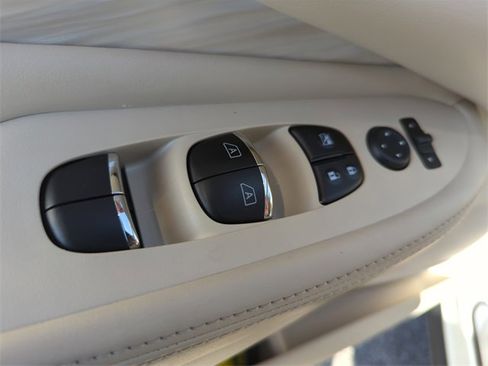 Certified 2018 Nissan Murano Platinum w/ Cargo Package image 26