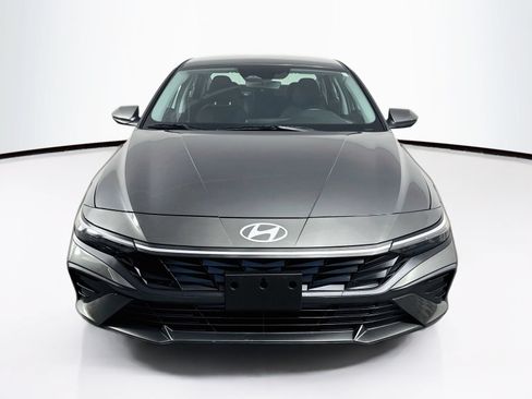 Used 2024 Hyundai Elantra SEL FWD image 2