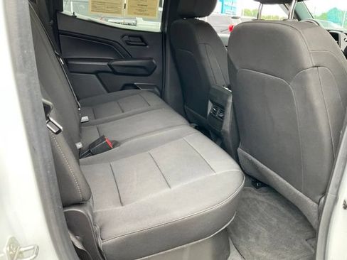 Used 2023 Chevrolet Colorado Trail Boss w/ Technology Package AWD/4WD image 18
