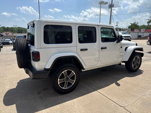 Used 2023 Jeep Wrangler Unlimited Sahara AWD/4WD image 5